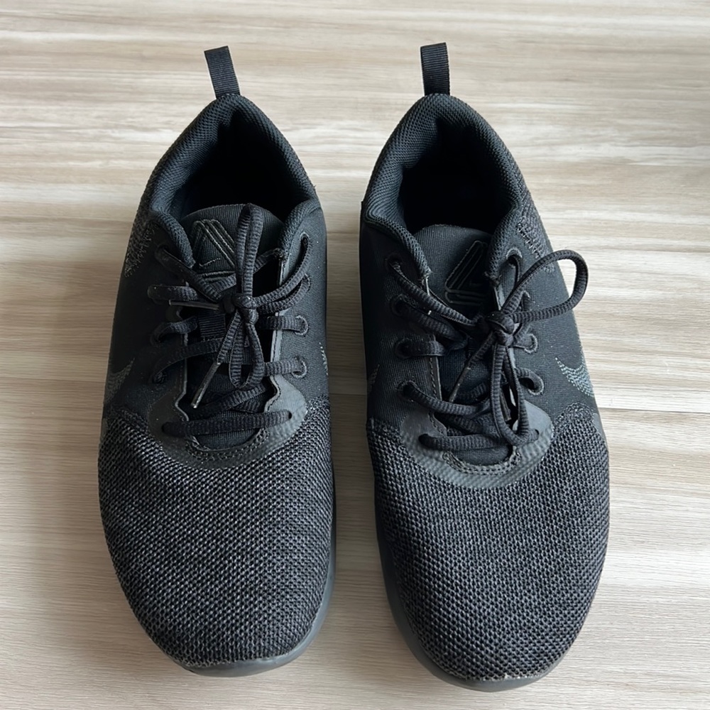 Mens Nike sneakers, size 9